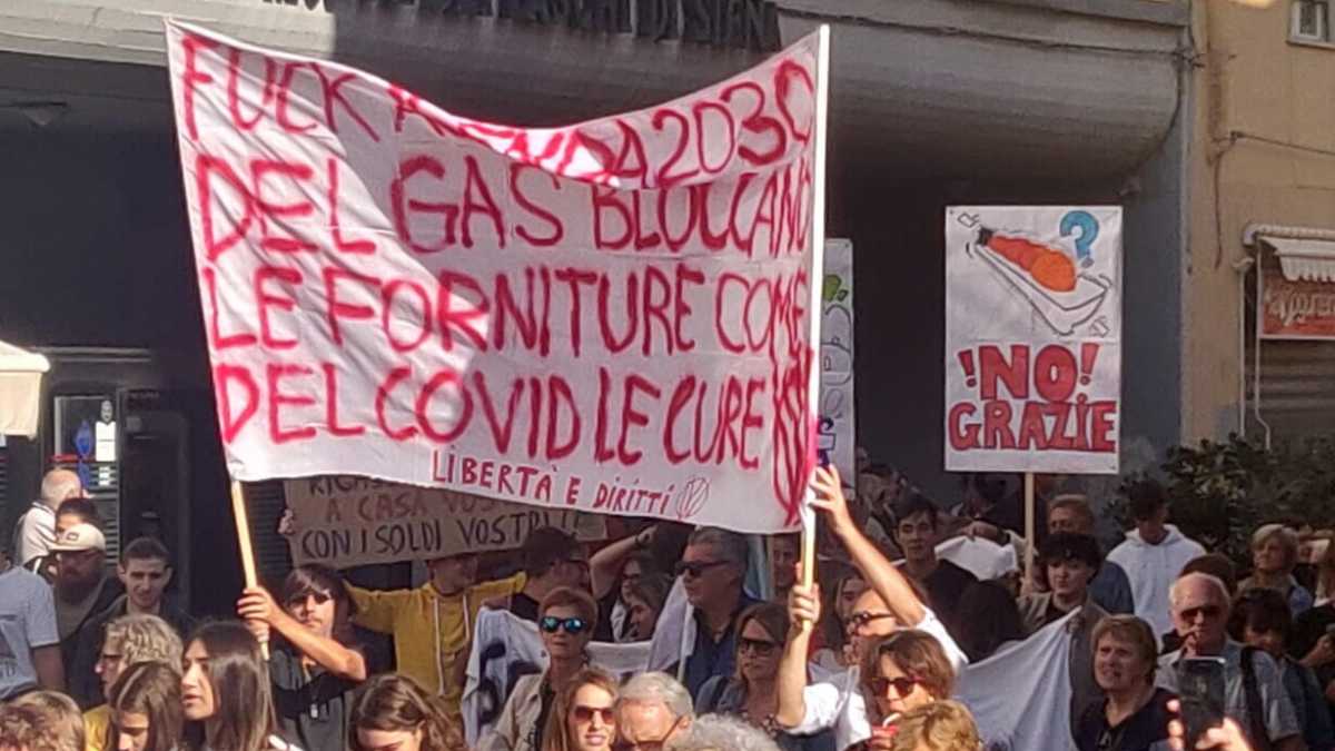 Immagine di Il sindaco di Piombino ricorre contro il rigassificatore: crolla la credibilità di Meloni