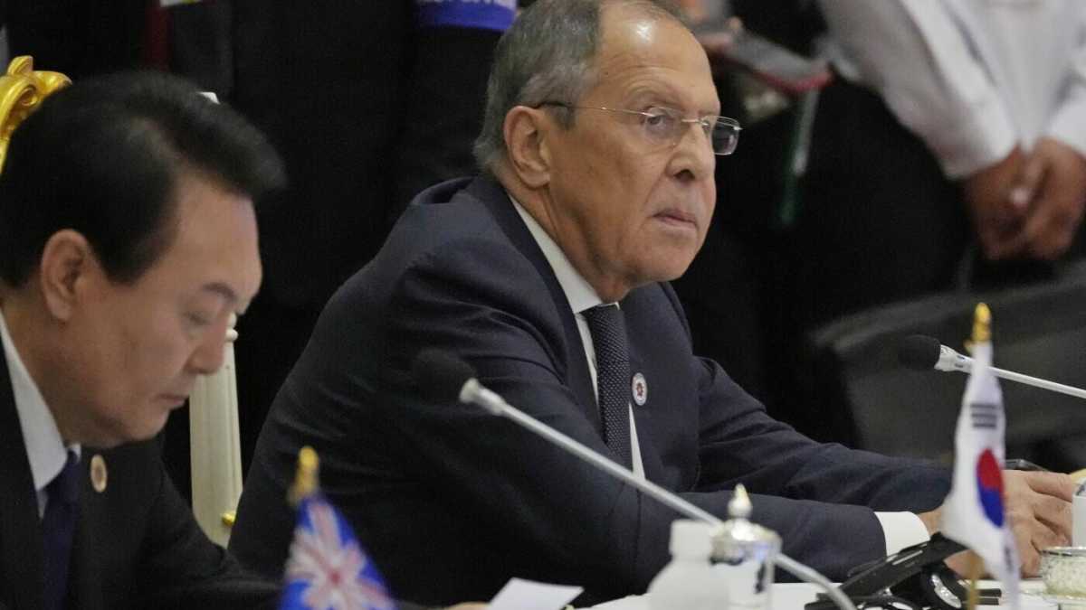 Immagine di Americani e russi si parlano, ma nessun negoziato si fa senza l’Ucraina. Il malore di Lavrov