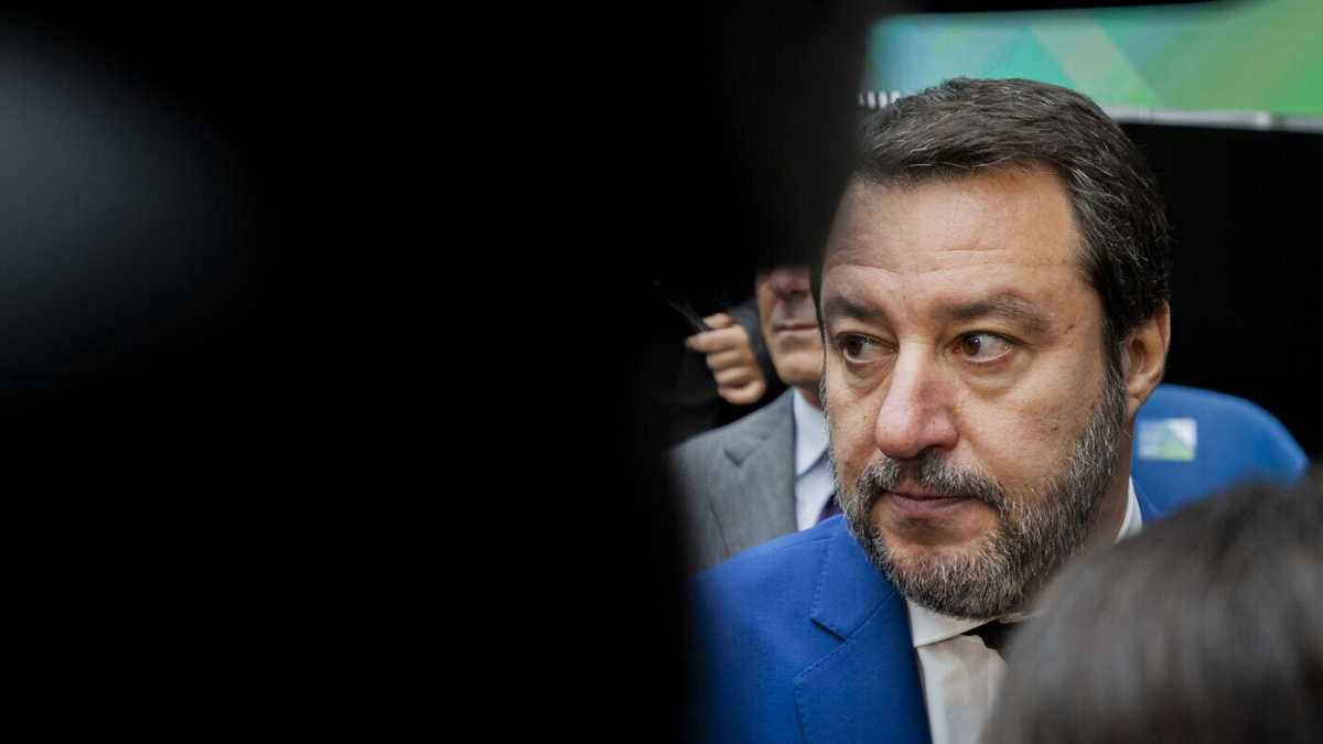 Immagine di Salvini perde la battaglia Rai: il canone resta in bolletta. Firmato Giorgetti