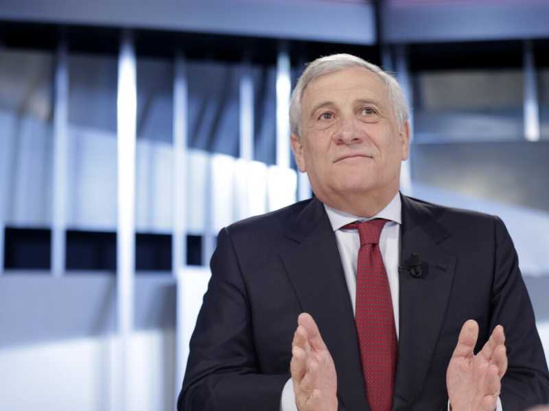 L'imbarazzo di Tajani, che a Bruxelles si sente dire: "Mai più guasconate sui migranti"
