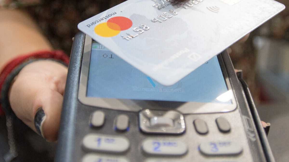 Immagine di Guerra e pace (fiscale). Pazzo diario dal fronte della lotta all'evasione