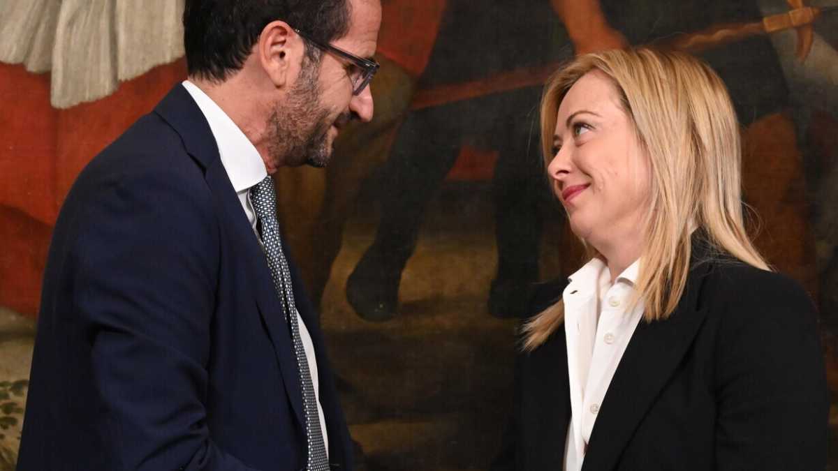 Immagine di A sconfessare Gemmato ci pensa Meloni: "La pandemia cala grazie ai vaccini"