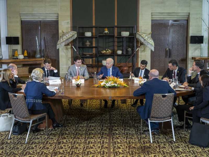 Missili sul territorio europeo. Biden: "Ancora non sappiamo da dove sono stati lanciati"