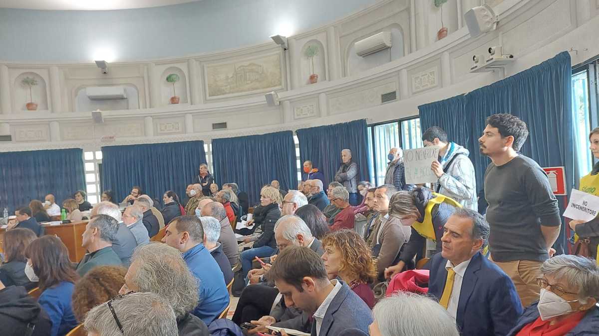 Immagine di Da Raggi a Rampelli, tutti fanno campagna elettorale contro il termovalorizzatore