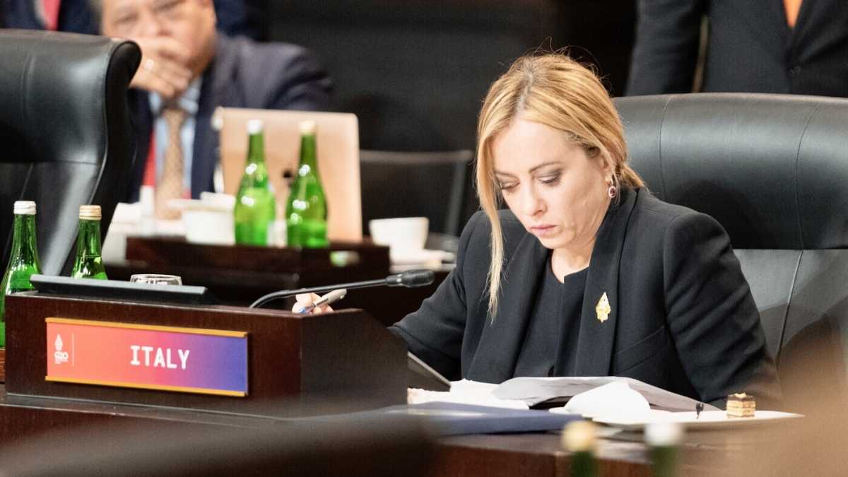Immagine di Meloni perfetta sulle responsabilità russe. E sul rigassificatore?