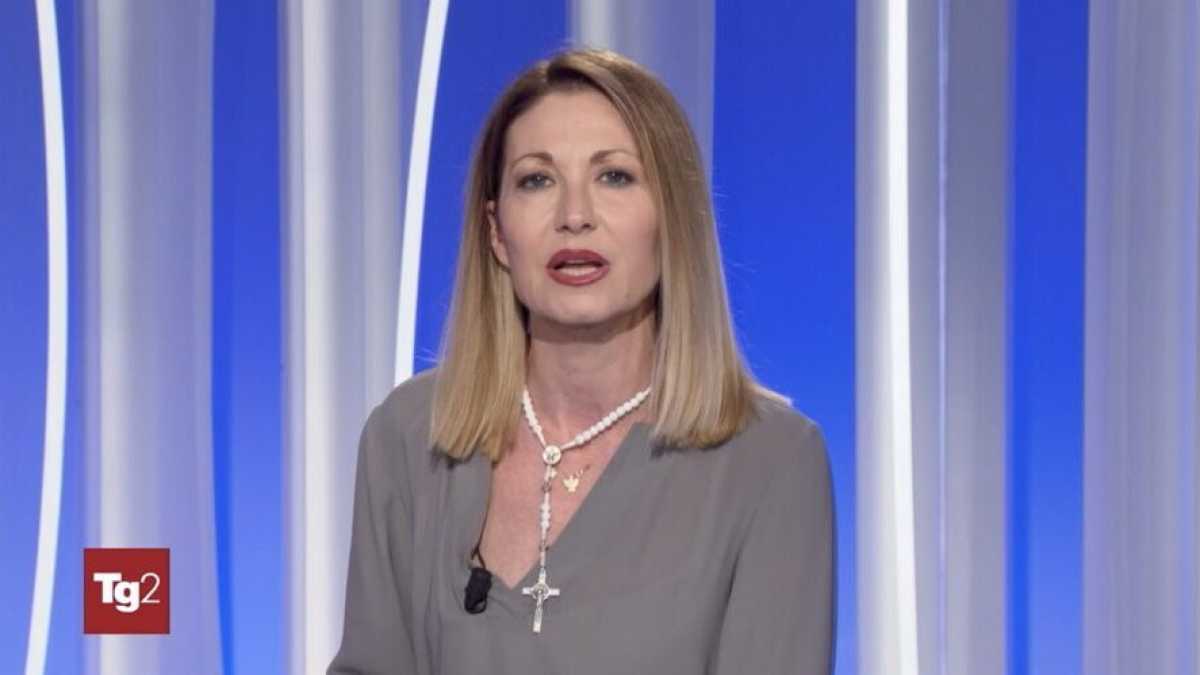 Immagine di Arriva dal Tg2 la portavoce del ministro Sangiuliano: "Tanta fede e dubbi sui vaccini"