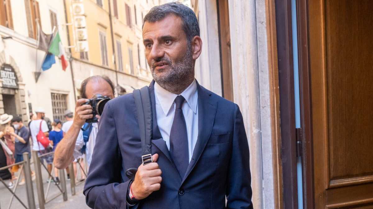 Immagine di Perché ai sindaci e ai governatori non piace la pace fiscale. Parla Decaro (Anci)