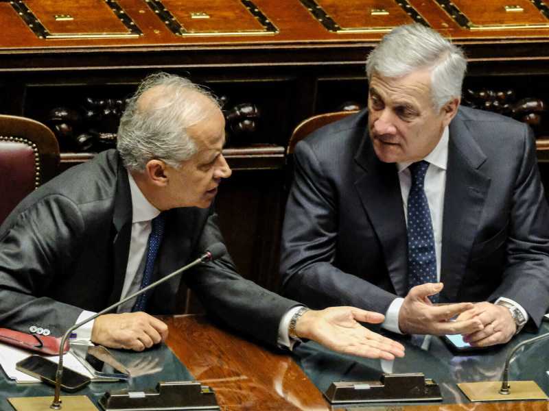 "L'immigrazione si può risolvere solo a livello europeo". Piantedosi e Tajani sconfessano il metodo Salvini