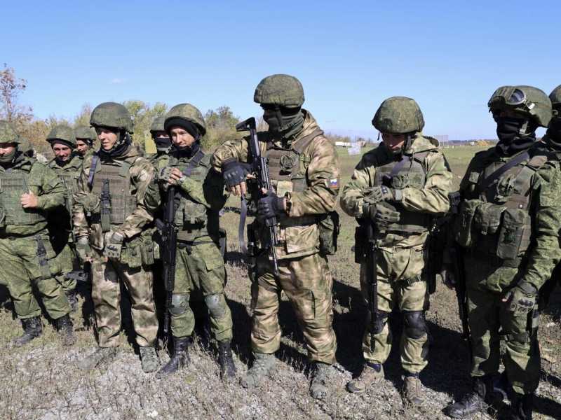 La guerra in Ucraina dopo Kherson: "Credo che i soldati russi ce li ritroveremo nel Donetsk"