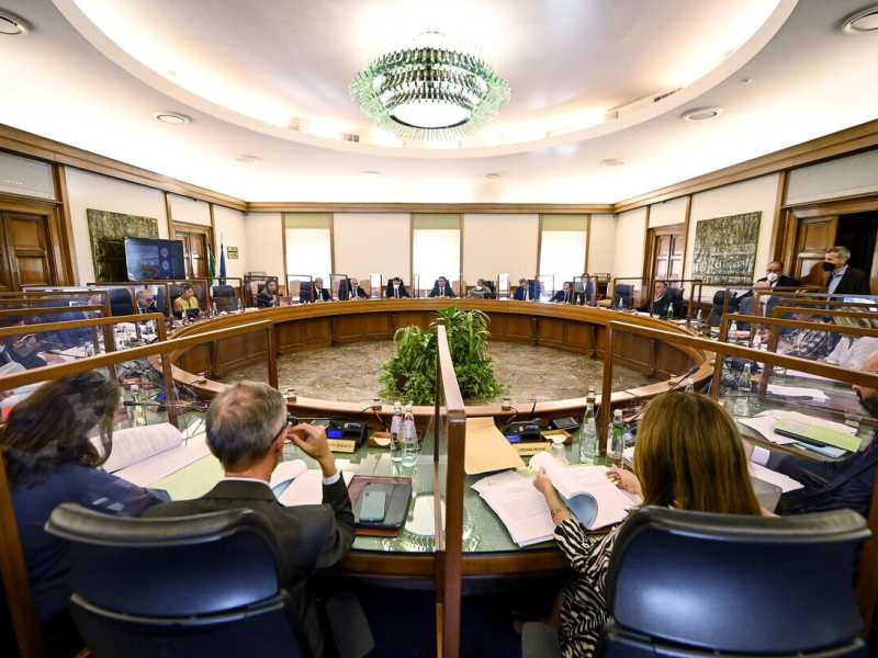 La farsa della “parità di genere” nell’elezione dei laici al Csm