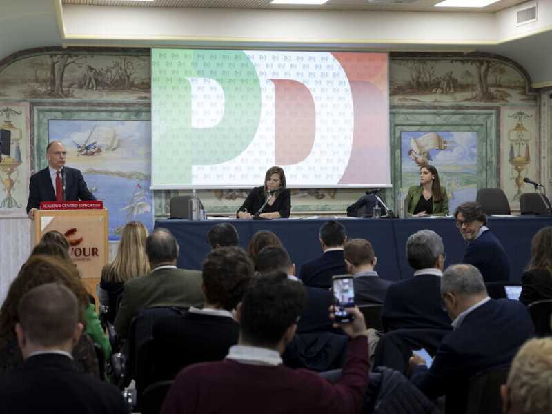 Letta accelera e apre il congresso a Schlein (e compagni): "Primarie il 19 febbraio"