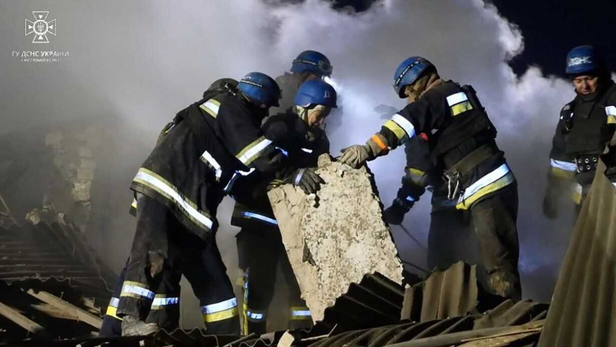 Immagine di L’Ucraina al buio e sotto le bombe. Per l'Ue Putin è sponsor del terrorismo