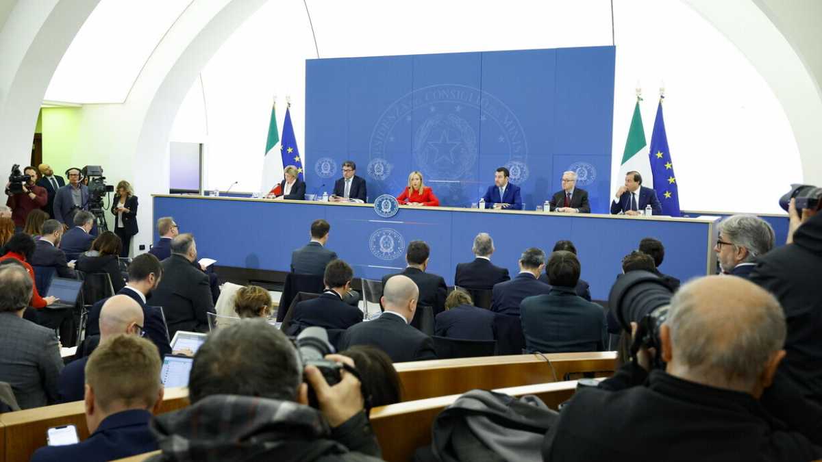 Immagine di Il governo è a caccia di errori da correggere. Il caso voucher