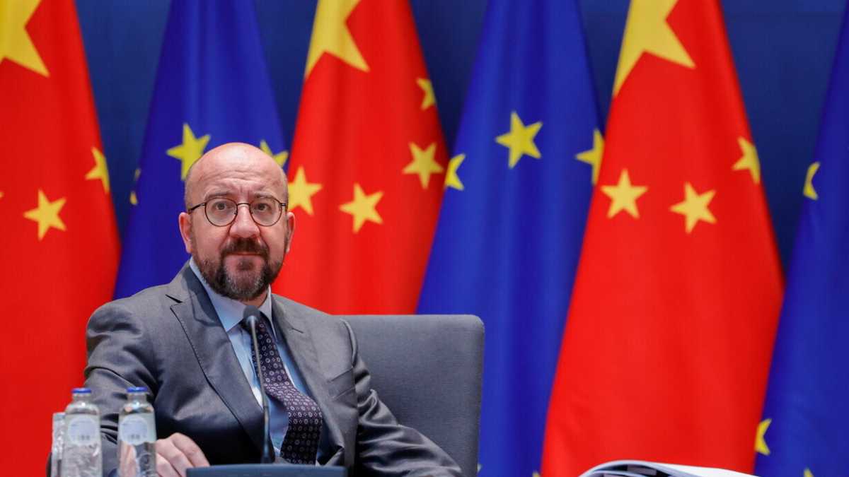 Immagine di Charles Michel vola a Pechino. La diplomazia dei sorrisi con Xi