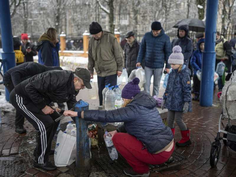 Così la Russia ha pianificato la crisi umanitaria dell’Ucraina. Altro che negoziati
