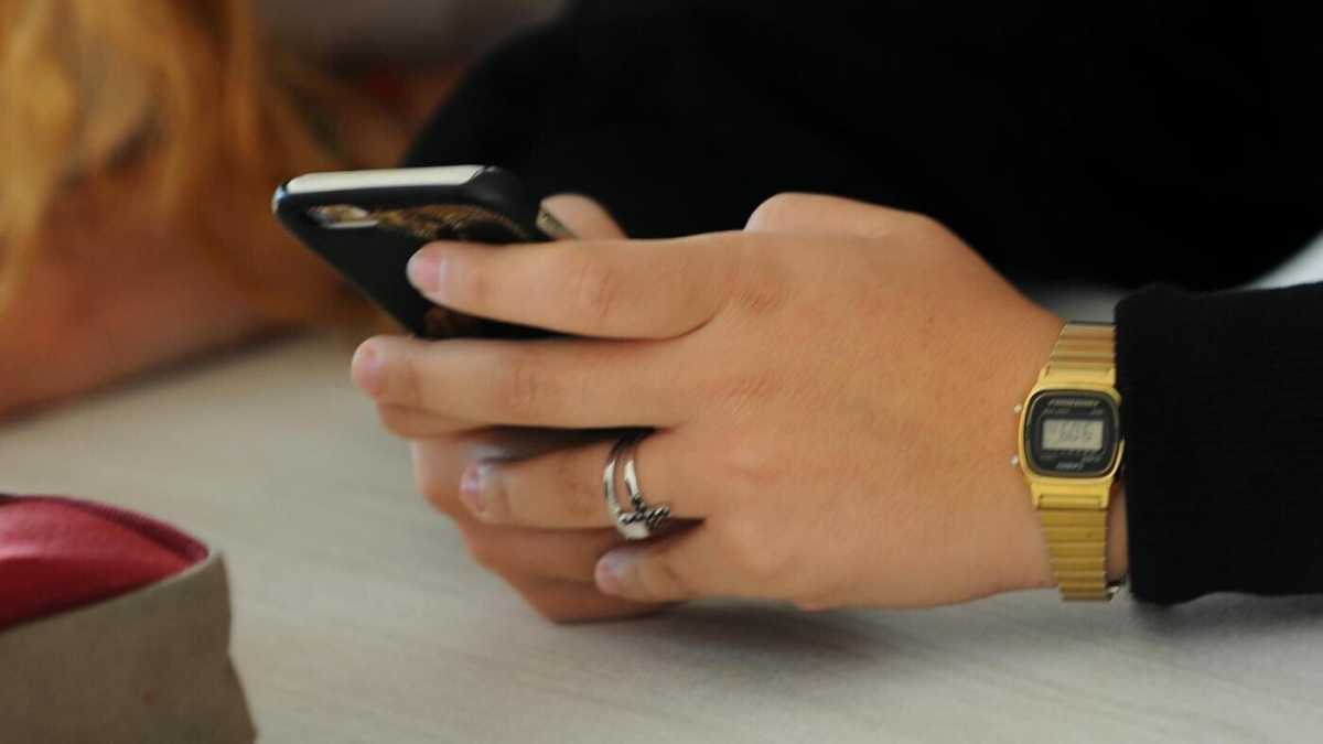 Immagine di I social hanno ucciso il senso del ridicolo, ma neppure la deontologia se la passa bene