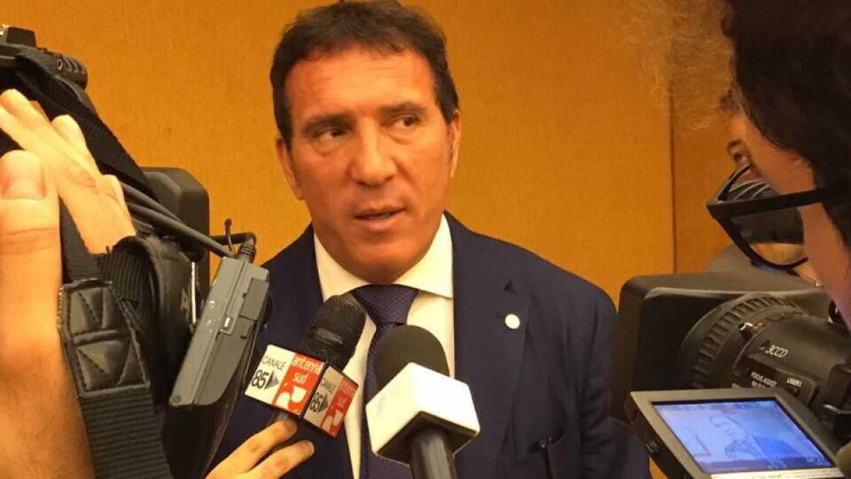 Immagine di Il dg dell'Arpal pugliese resta al suo posto: la legge votata da Pd (senza Emiliano) e M5s è incostituzionale