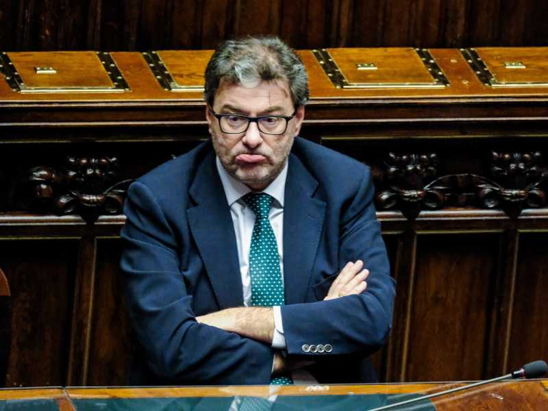 Herr Giorgetti cerca sponde a Berlino: svolta sul Mes, poi Ita e Orbán
