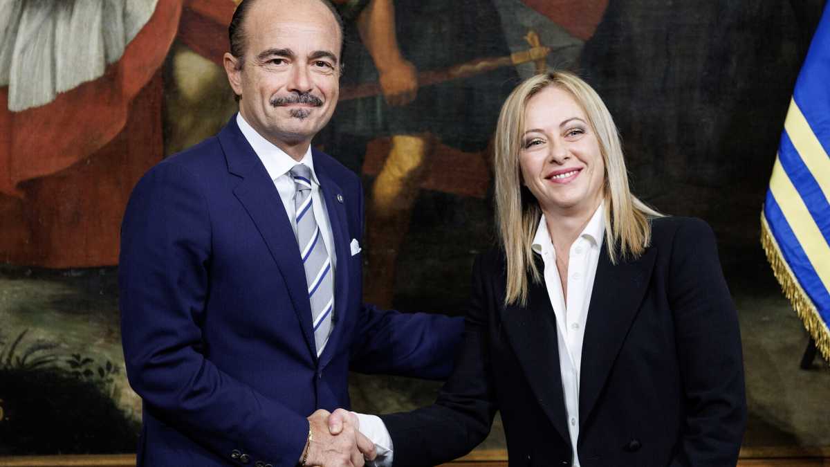 Immagine di Quanto può far male a Telecom la linea Butti (FdI)