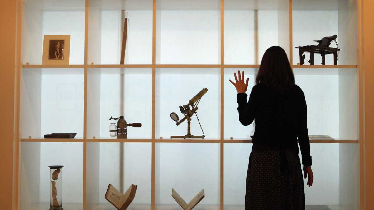 Immagine di Un museo di Londra ha auto-censurato una propria mostra, accusandosi di razzismo