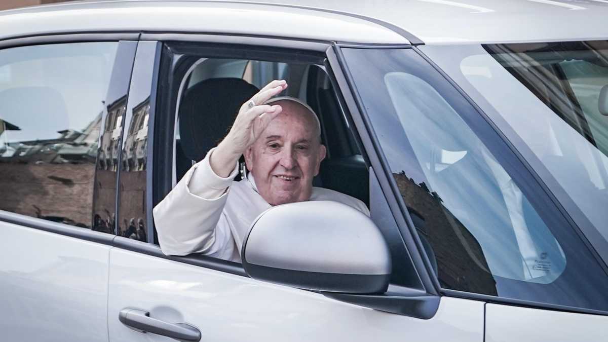 Immagine di Il Papa: “Chi invade è la Russia, è chiaro”