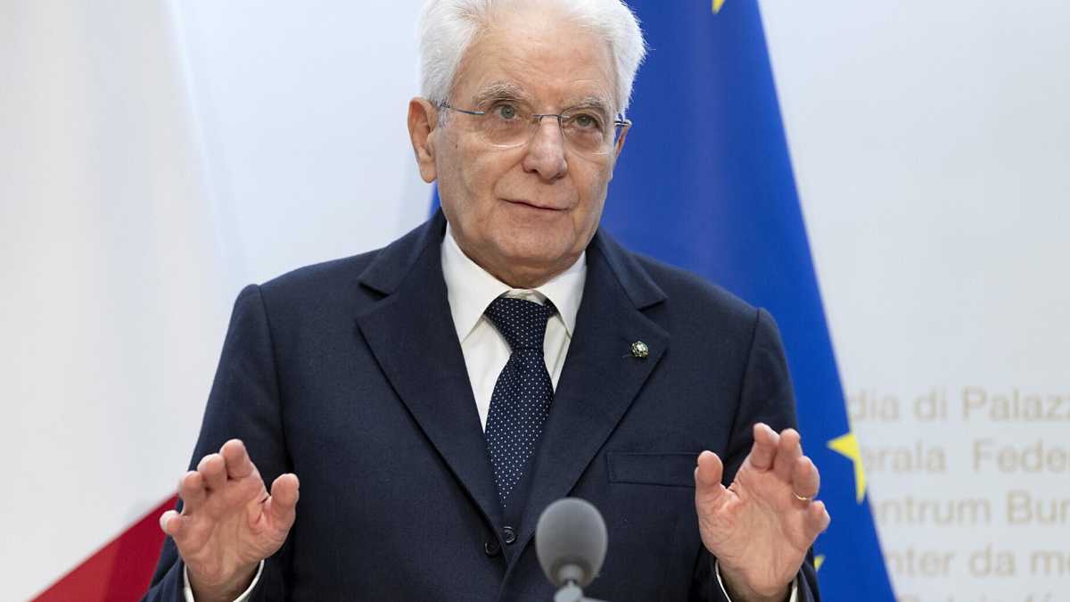 Immagine di Il monito di Mattarella sull'evasione fiscale: "Problema grave, il paese seguirà le indicazioni Ue"