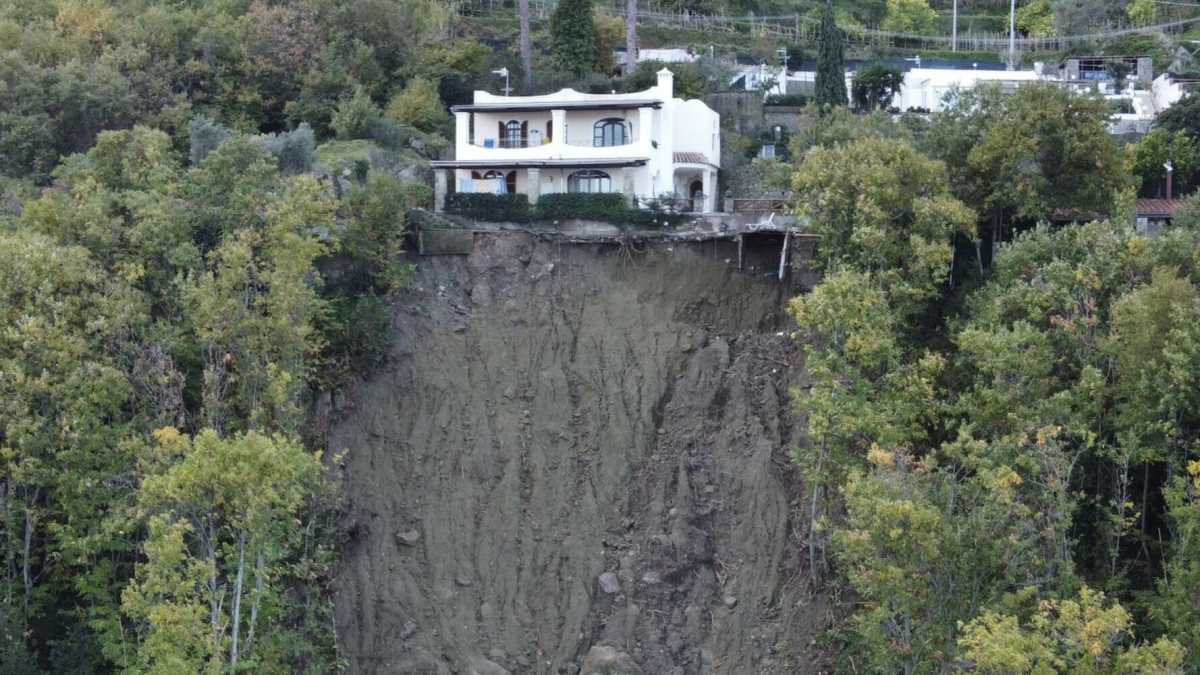 Immagine di A Ischia l’Italia ha la sua drammatica versione della Casa sulla cascata di Wright