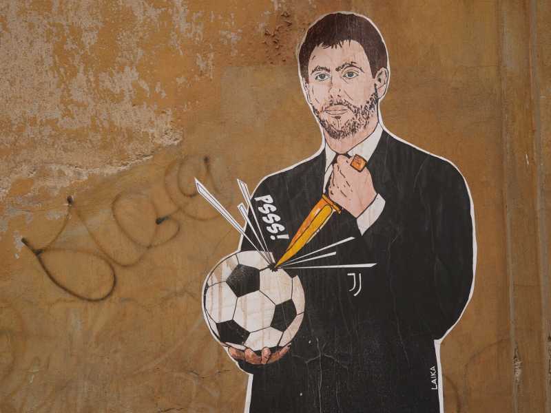 Tra spese pazze e buchi neri, la Juve di Andrea Agnelli non c'è più. È stata travolta