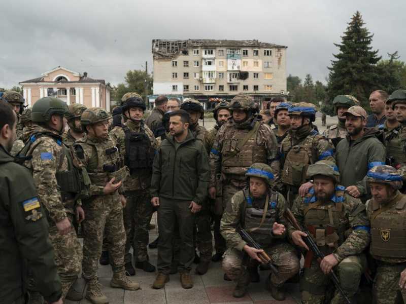La resistenza ucraina contro i russi, le proteste in Iran e ora in Cina: reagire ai dittatori si può