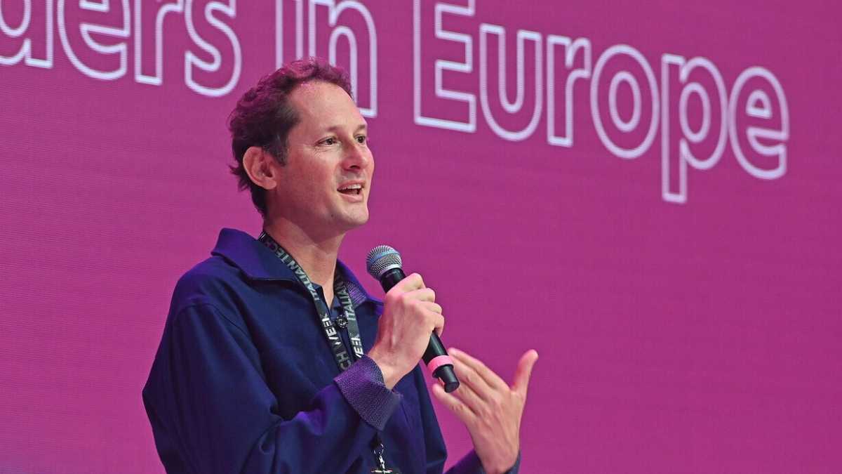 Immagine di La scelta di non vendere Rep e i dossier di Exor. Il futuro di Elkann tra i guai della Juve