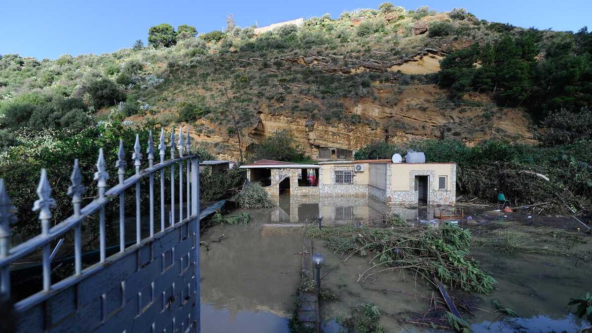 Immagine di L'abusivismo che mette in pericolo la Sicilia: le istanze di condono sono 720 mila