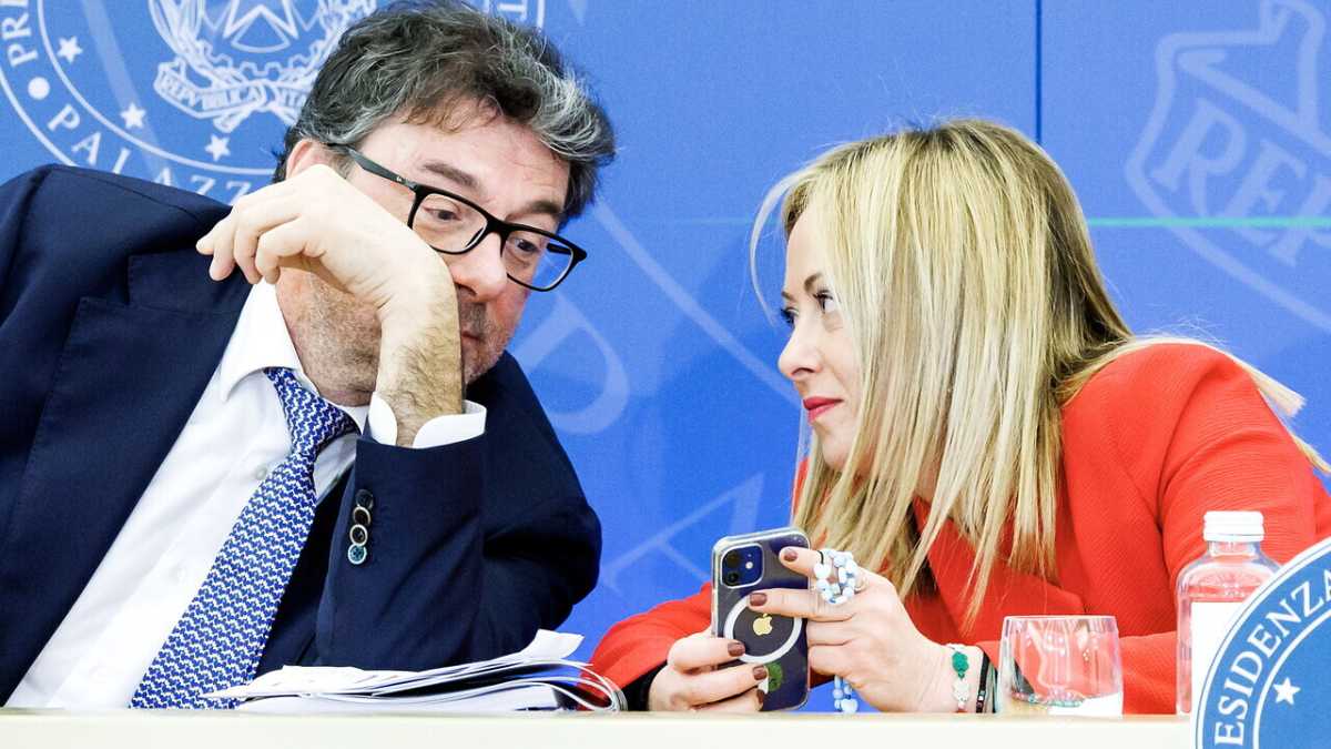 Immagine di “Sul Pnrr decide Fitto”. Così Meloni esautora il Mef. E la mossa preoccupa Bruxelles