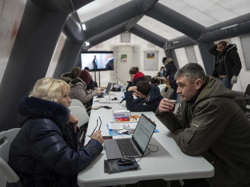 Starlink aumenta i prezzi proprio ora che serve a contrastare la ferocia del freddo-buio di Putin