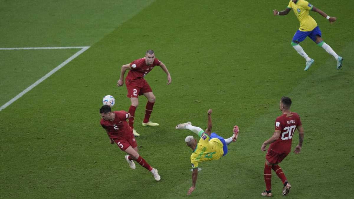 Immagine di Il calcio è allegria. I colori di Camerun-Brasile