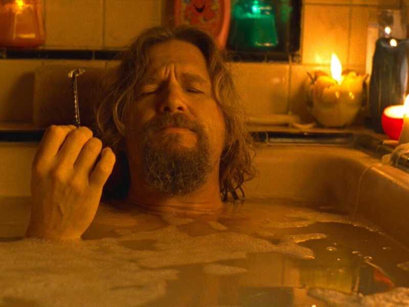 Jeff Bridges in una scena di Il grande Lebowski (The Big Lebowski), film del 1998 diretto da Joel ed Ethan Coen <br />