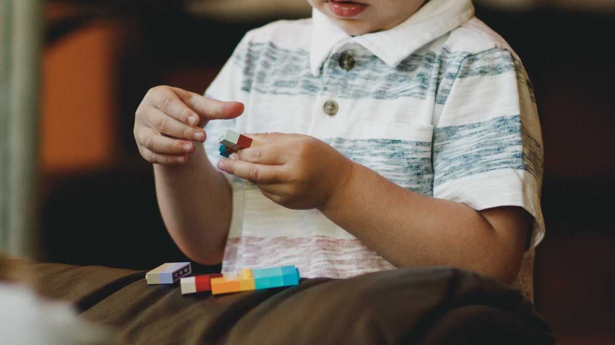 Immagine di La storia di Leone e il mondo che non sa giocare con i bambini autistici