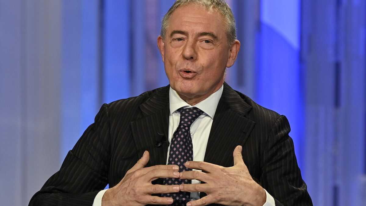 Immagine di L'industria dell'Auto incontra Urso: "Le risorse ci sono, ora è tempo di programmare"