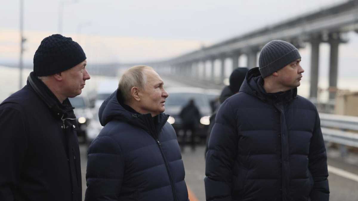 Immagine di Dal ponte in Crimea Putin guarda fino a dove Kyiv può sconfinare