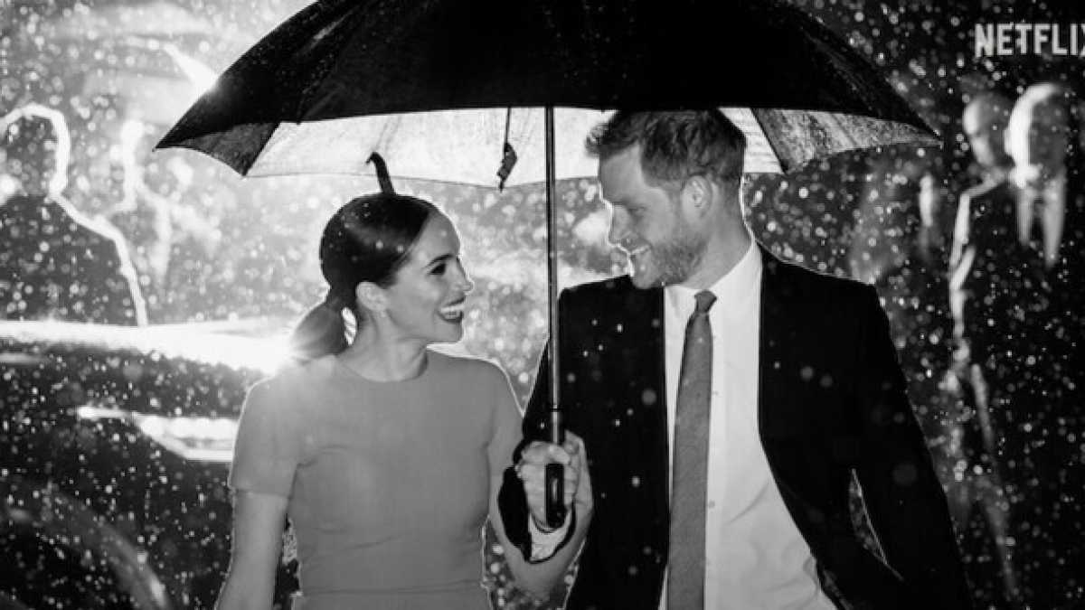 Immagine di Con la serie su Netflix, Harry e Meghan assestano un altro colpo a Buckingham Palace