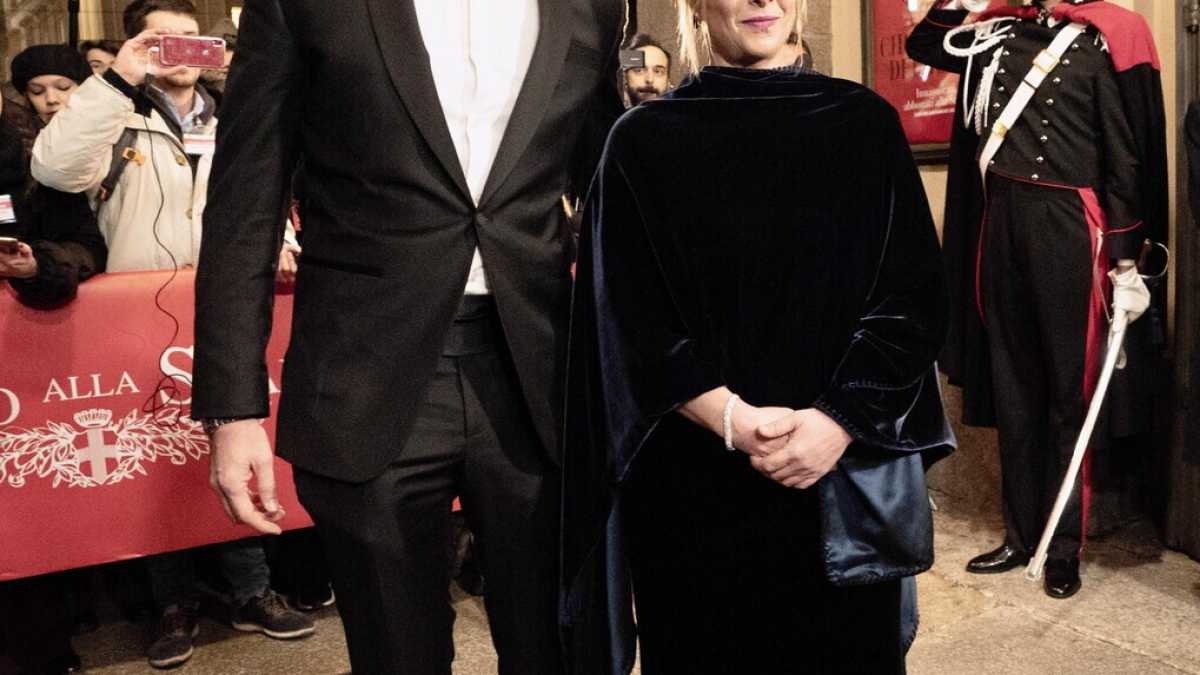 Immagine di Meloni e Giambruno alla Scala ribaltano il cliché dei ruoli tradizionali