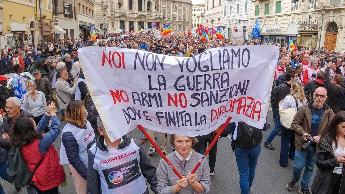 Immagine di Un bel regalo per Natale? Il silenzio degli idioti del putinismo