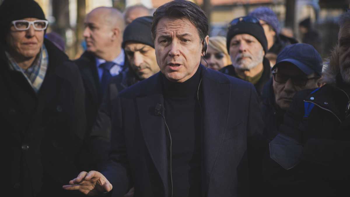 Immagine di Con il Pd in crisi, il governo Meloni soffre l’opposizione post-ideologica di Conte
