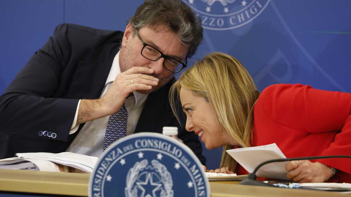 Immagine di L'imbarazzo di Giorgetti sul Mes spinge Meloni al sì alla ratifica "ma senza utilizzarlo"