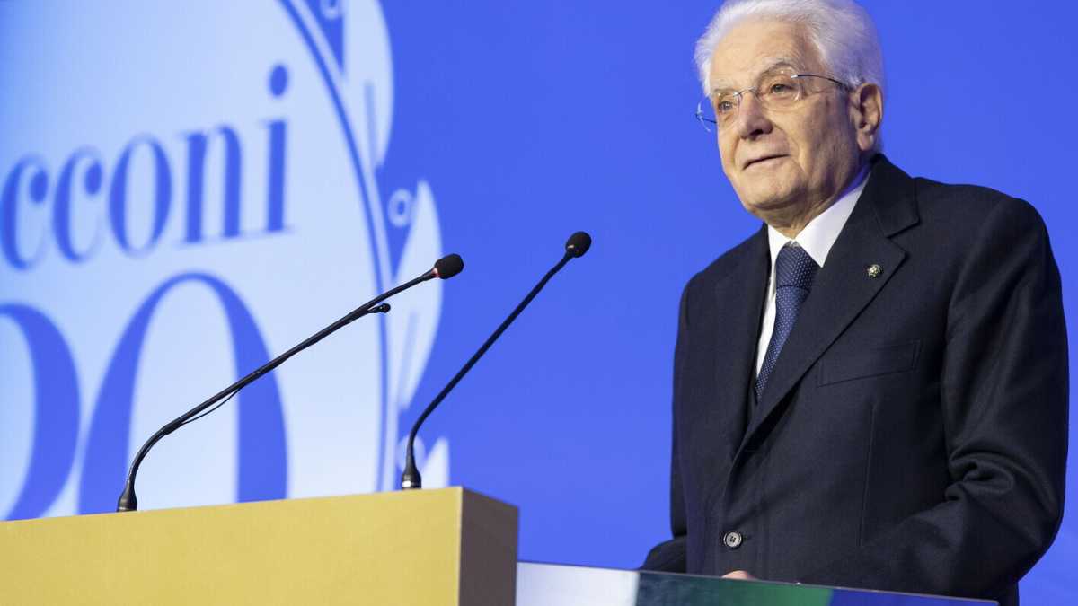 Immagine di Mattarella positivo al Covid. Lo staff: "Asintomatico, in isolamento"
