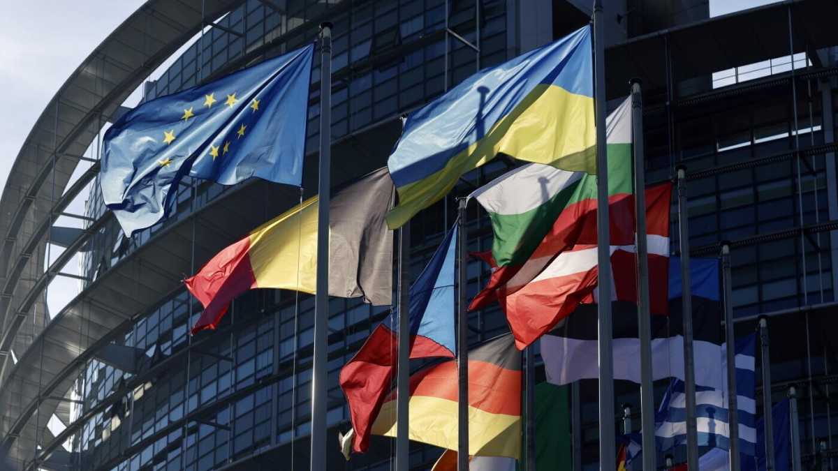 Immagine di Il Qatar gate travolge il Parlamento europeo e i socialisti. I fatti, le conseguenze