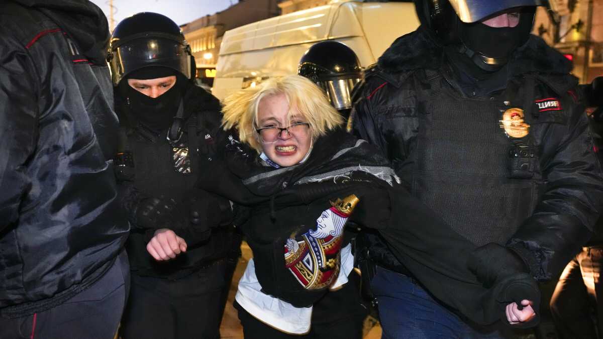 Immagine di Conversazioni tra amici che si sono incrociati Ucraina e Russia, dove ora c’è la guerra di Putin