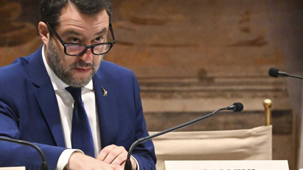 Immagine di Como è il simbolo dello strapotere di Salvini: famiglia, amici e incarichi