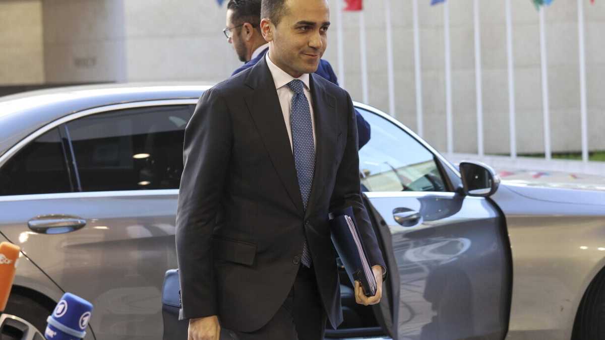 Immagine di Di Maio spera che il Qatar gate possa spingerlo come inviato Ue nel golfo