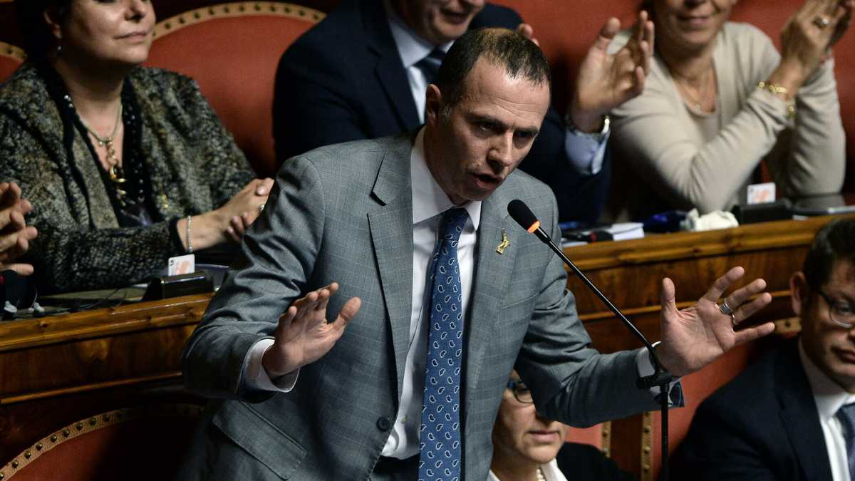 Immagine di "Basta con l'atlantismo assoluto". Così la Lega torna ad ammiccare a Putin