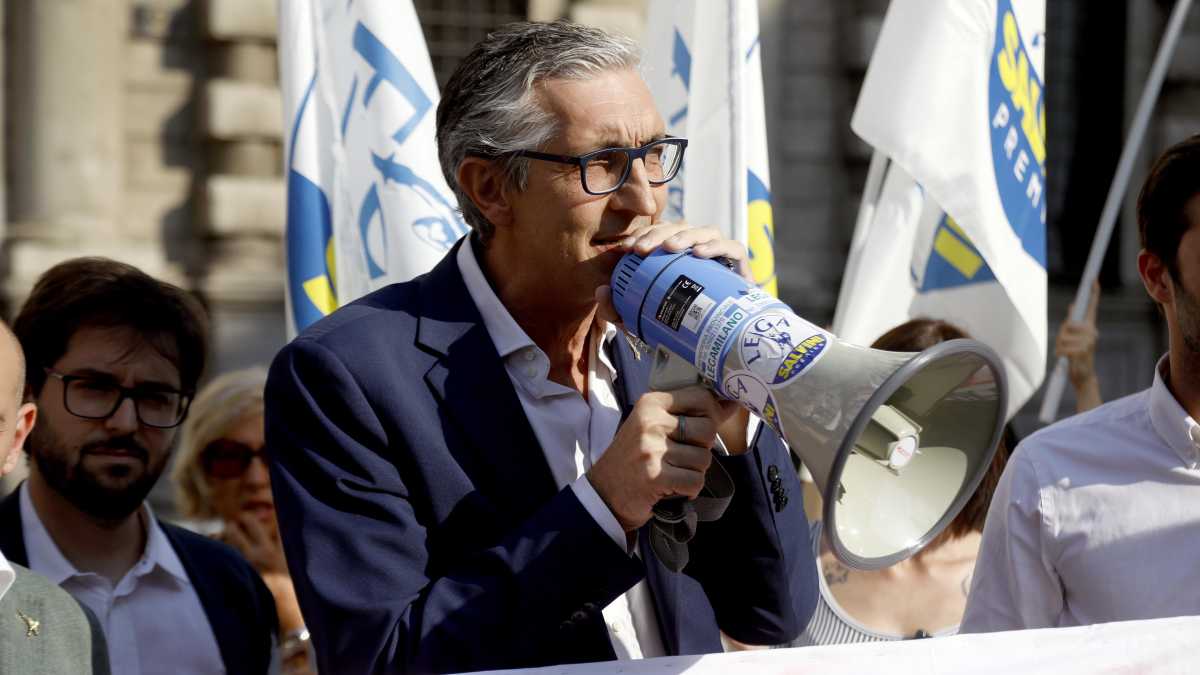 Immagine di Slavina leghista in Lombardia: Salvini perde il quinto consigliere regionale